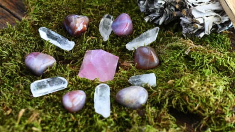 batu kristal inti dari bahan kalung kesehatan energi